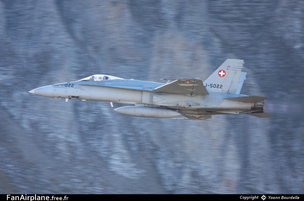 McDonnell Douglas F/A-18C Hornet - J-5022