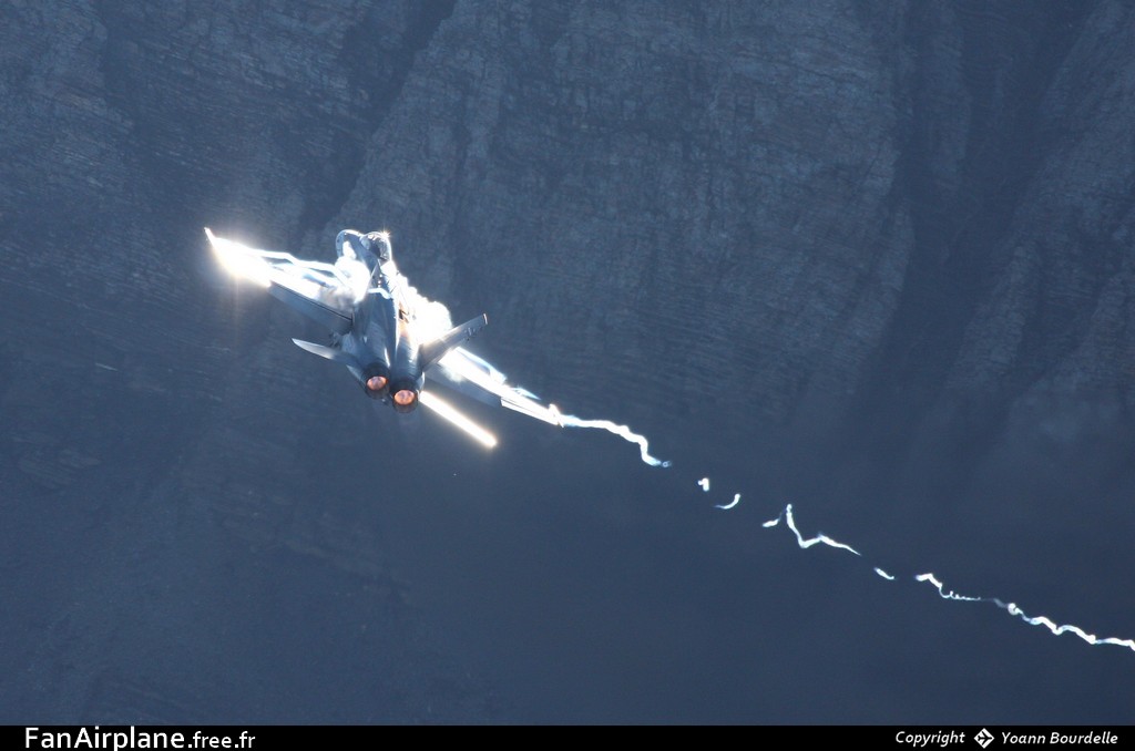 McDonnell Douglas F/A-18C Hornet - J-5007