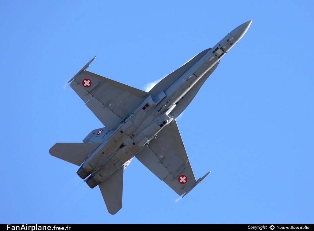 McDonnell Douglas F/A-18C Hornet - J-5020