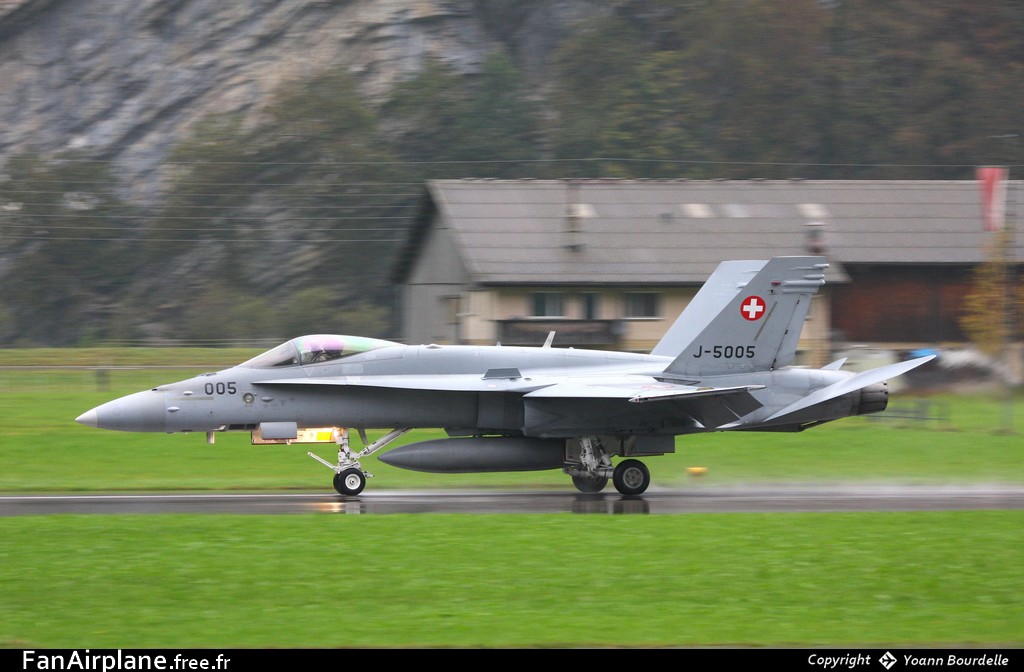 McDonnell Douglas F/A-18C Hornet - J-5005