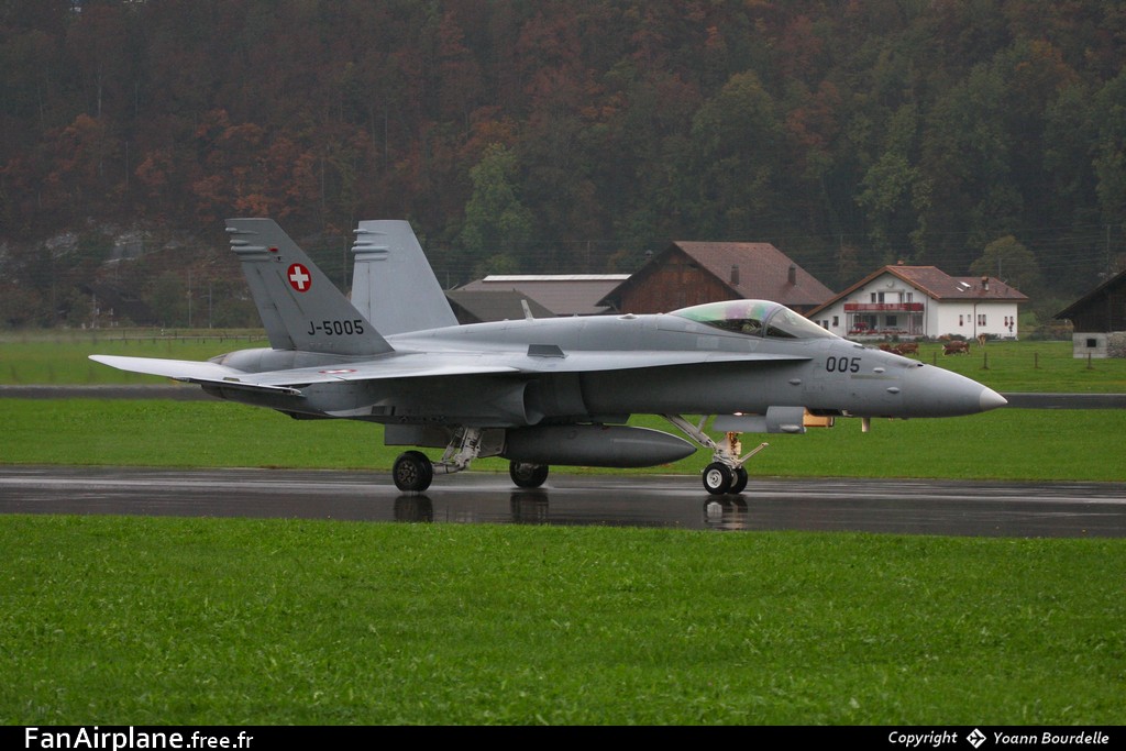 McDonnell Douglas F/A-18C Hornet - J-5005