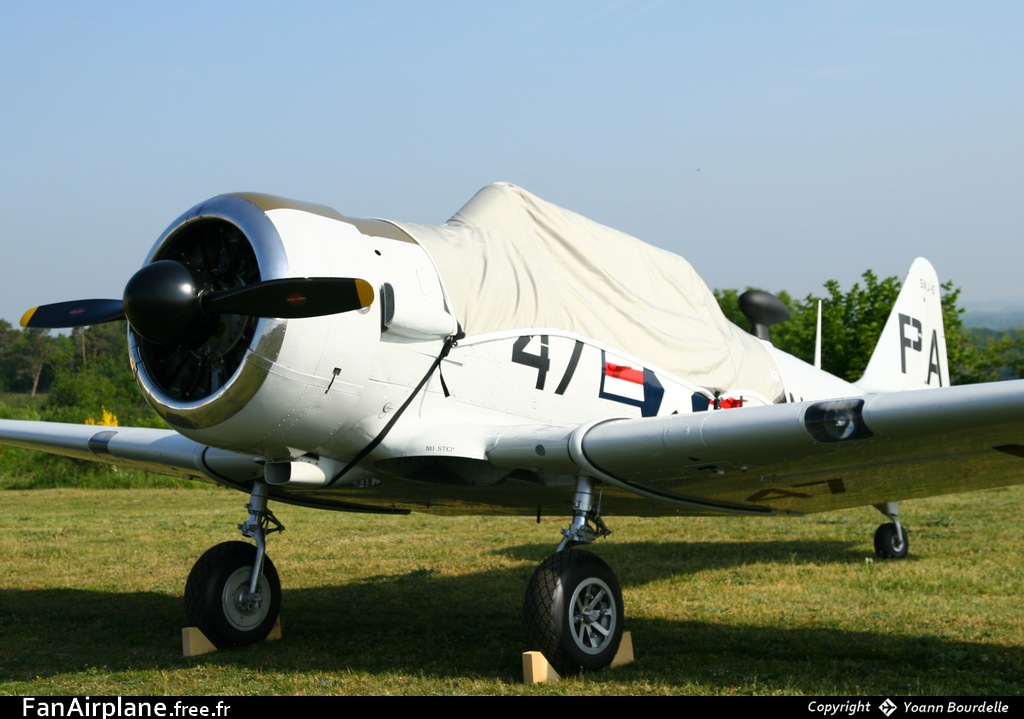 North American AT-6D Texan - F-AZRB