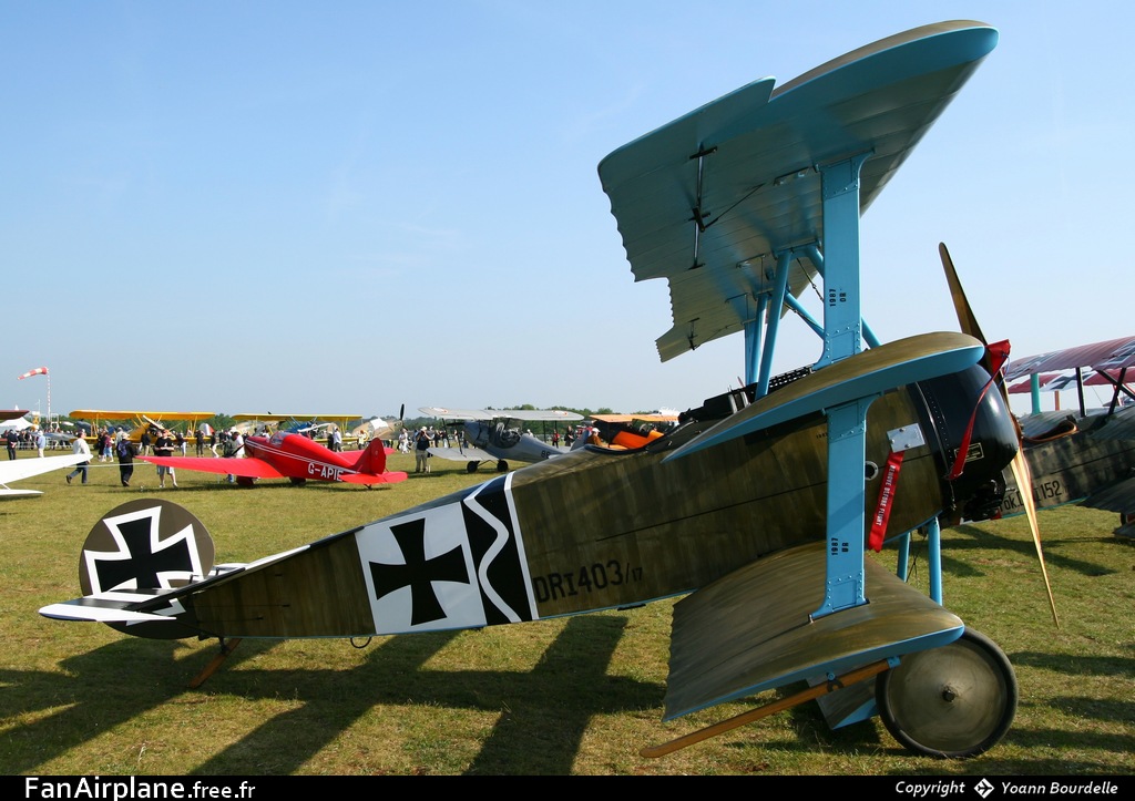 Fokker Dr-1 Replica - G-CDXR