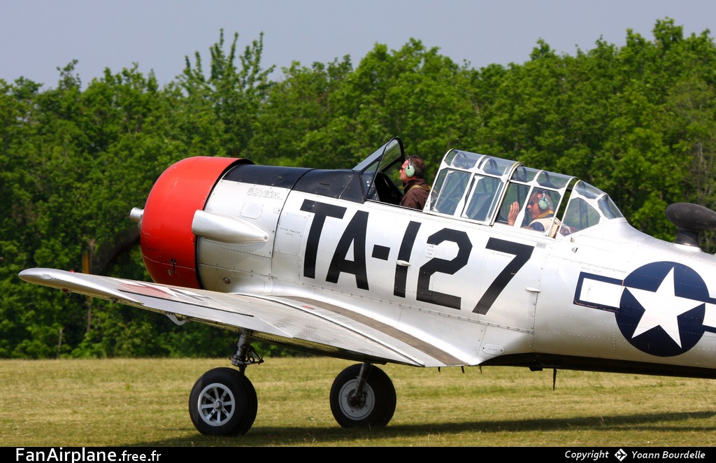 North American AT-6C Texan - F-AZBE