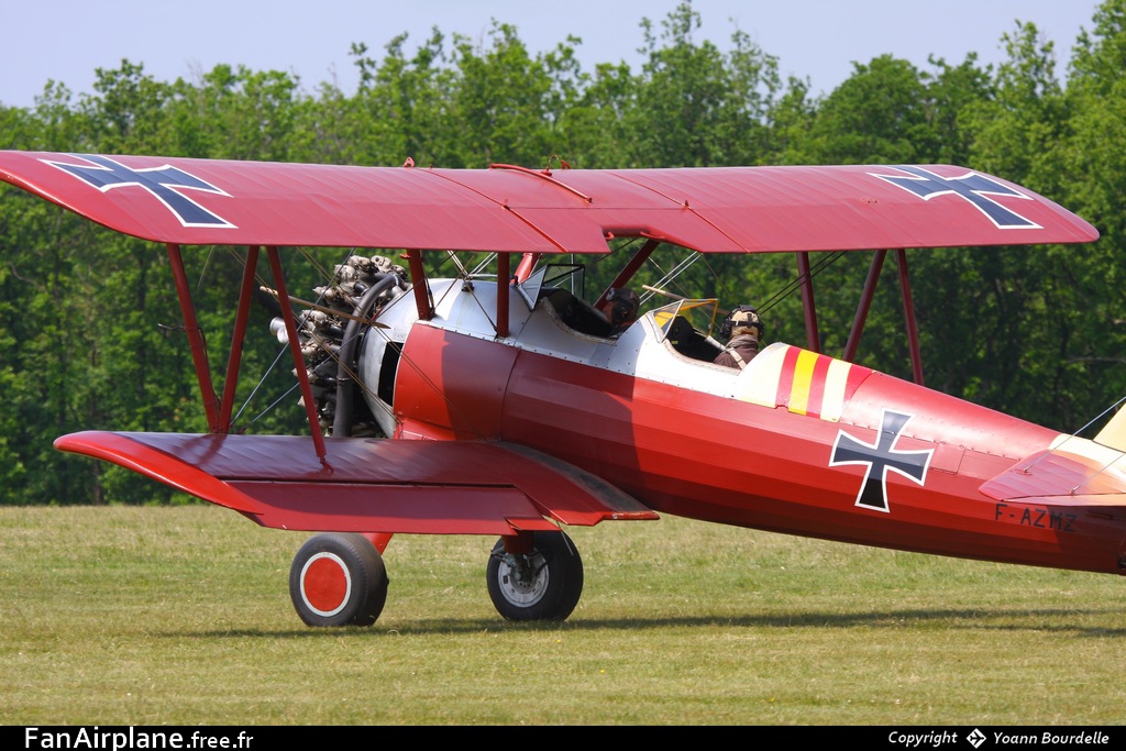 Boeing Stearman E75 - F-AZMZ