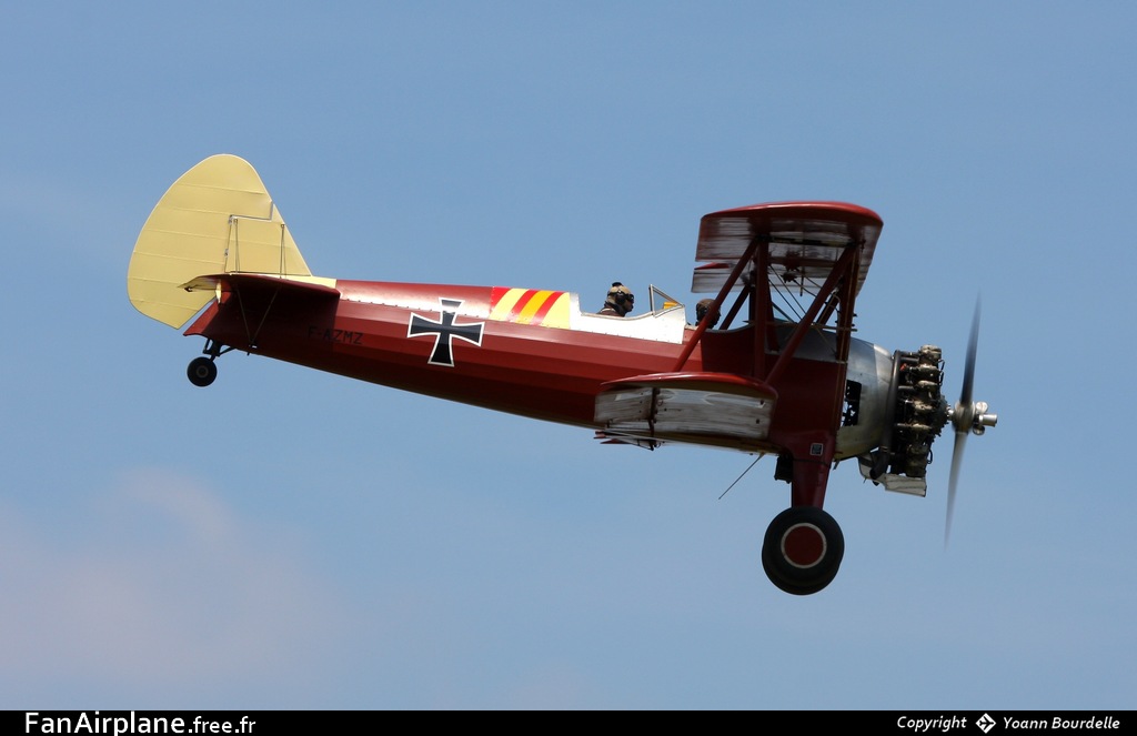 Boeing Stearman E75 - F-AZMZ