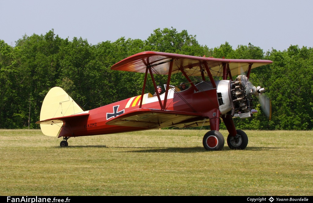 Boeing Stearman E75 - F-AZMZ