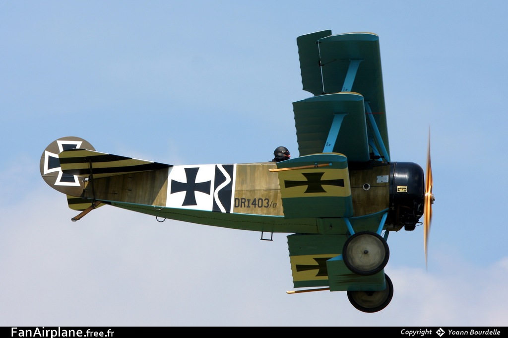 Fokker Dr-1 Replica - G-CDXR