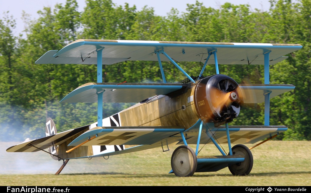 Fokker Dr-1 Replica - G-CDXR
