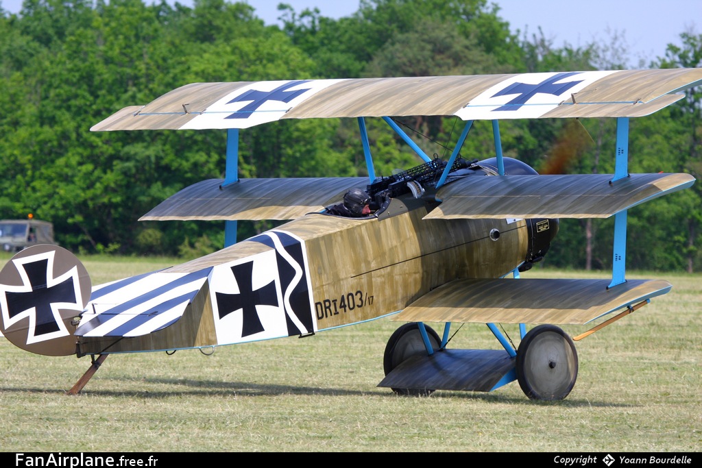 Fokker Dr-1 Replica - G-CDXR