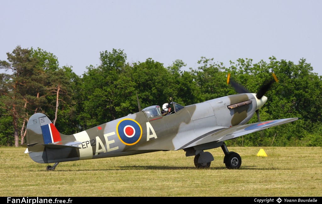 Supermarine 349 Spitfire LF5B - G-LFVB