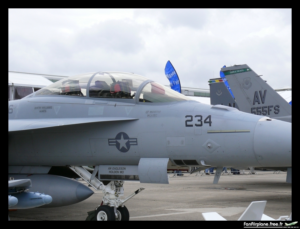 Boeing F/A-18F Super Hornet - 166677/AD234