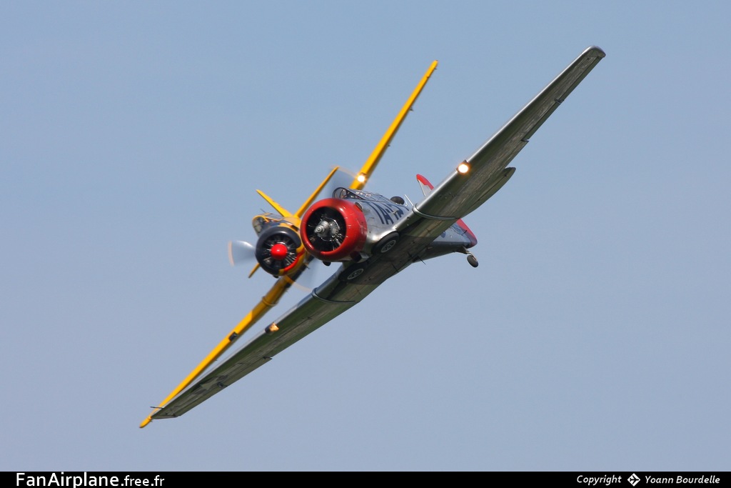 North American AT-6C Texan - F-AZBE