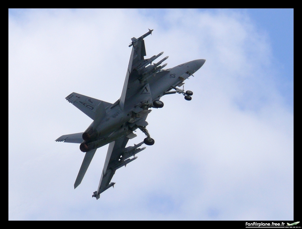 Boeing F/A-18F Super Hornet - 166660/AD233