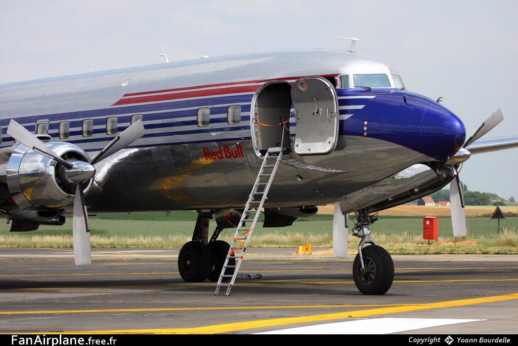 Douglas DC-6B - N996DM