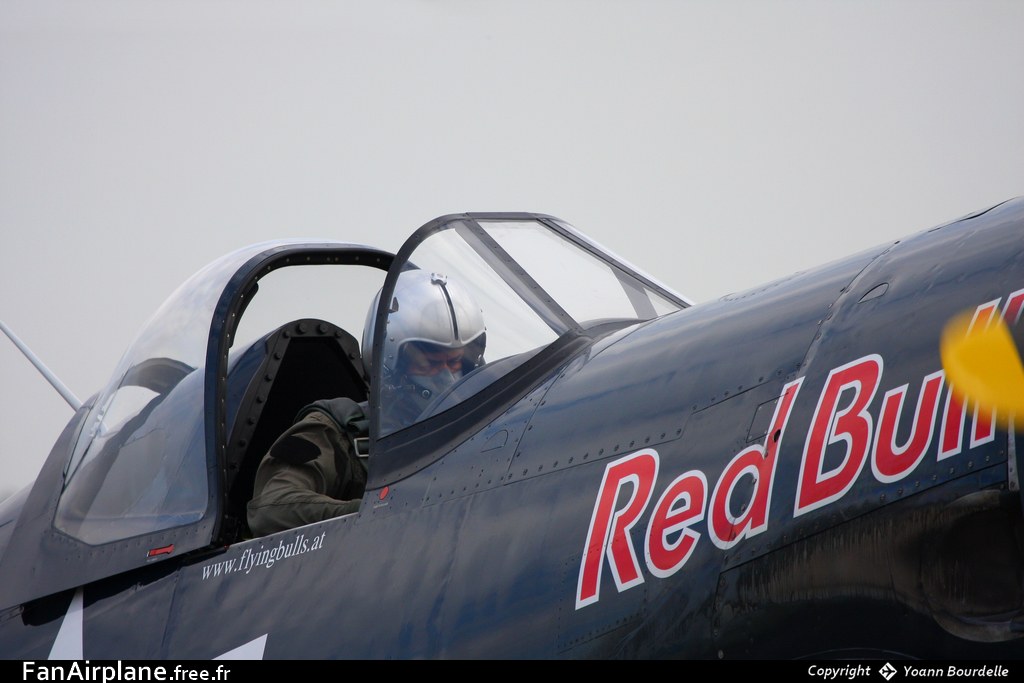 Vought F4U-4 Corsair - OE-EAS
