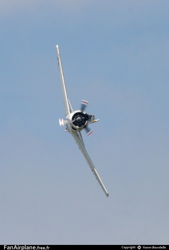 North American T-28B Trojan - NX377WW