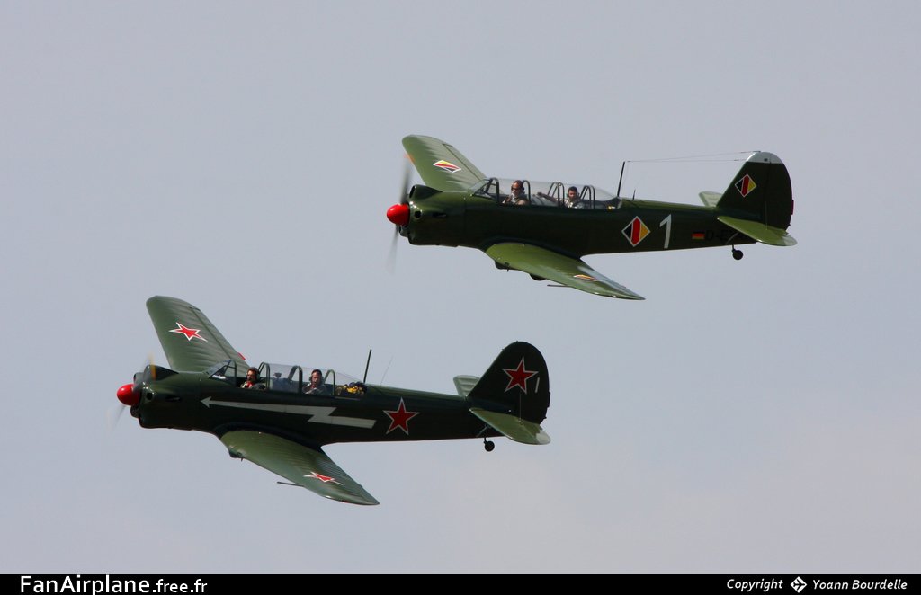 Yakovlev YAK-18 - OO-IAK
