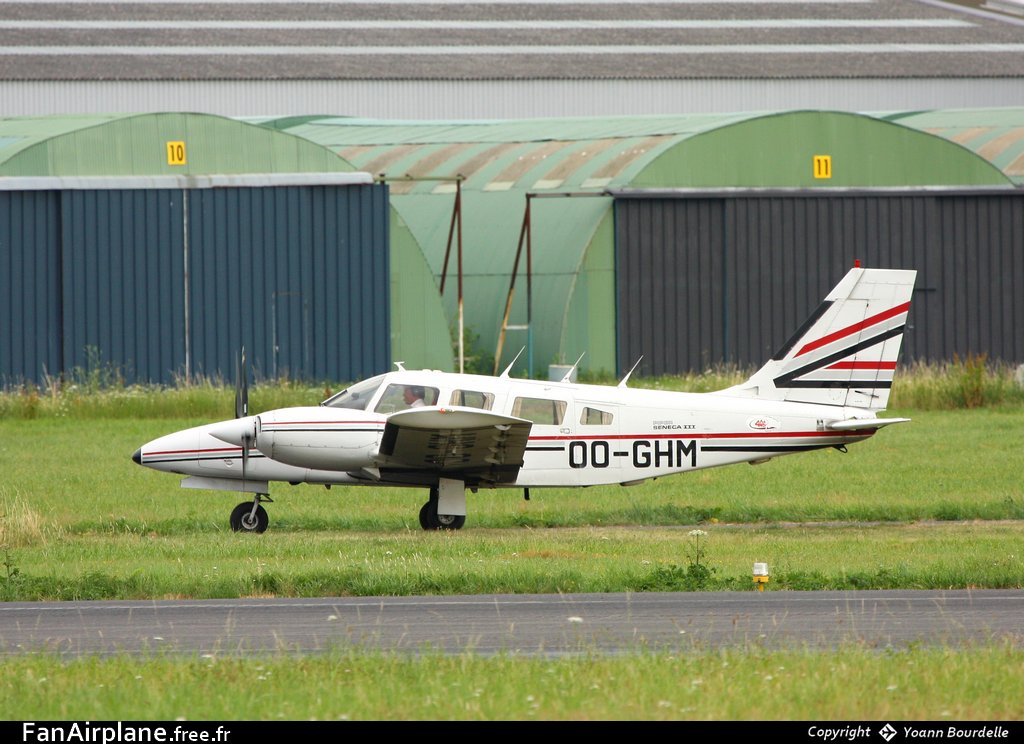 Piper PA-34-220T Seneca III - OO-GHM