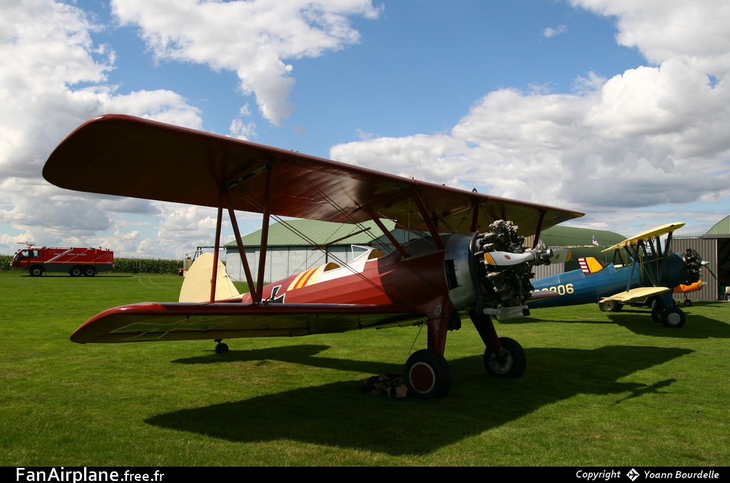 Boeing Stearman E75 - F-AZMZ