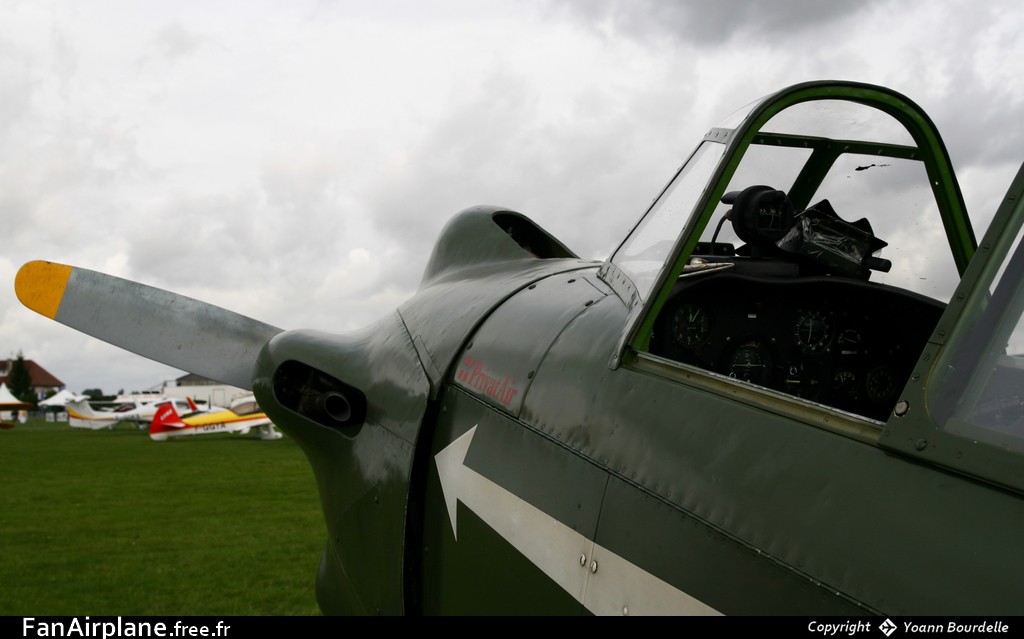 Yakovlev YAK-18 - OO-IAK