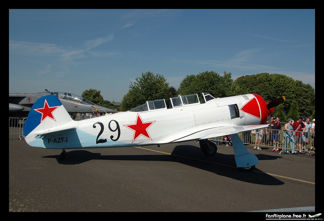 Yakovlev Yak-11 - F-AZFJ