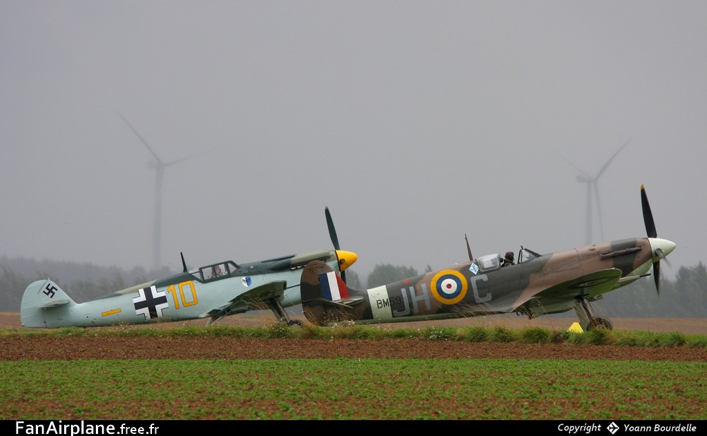 Supermarine 349 Spitfire LF5B - G-MKVB