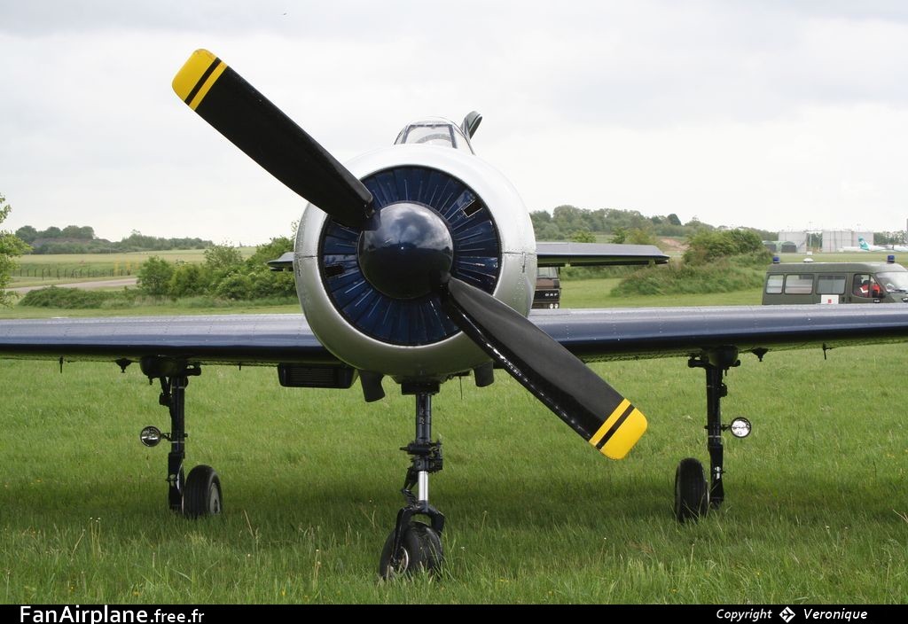 Bacau Yak-52 - G-CBSS